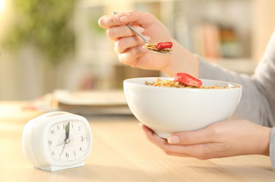 דיאטת 16:8: האם התוצאה שווה את ההשקעה?