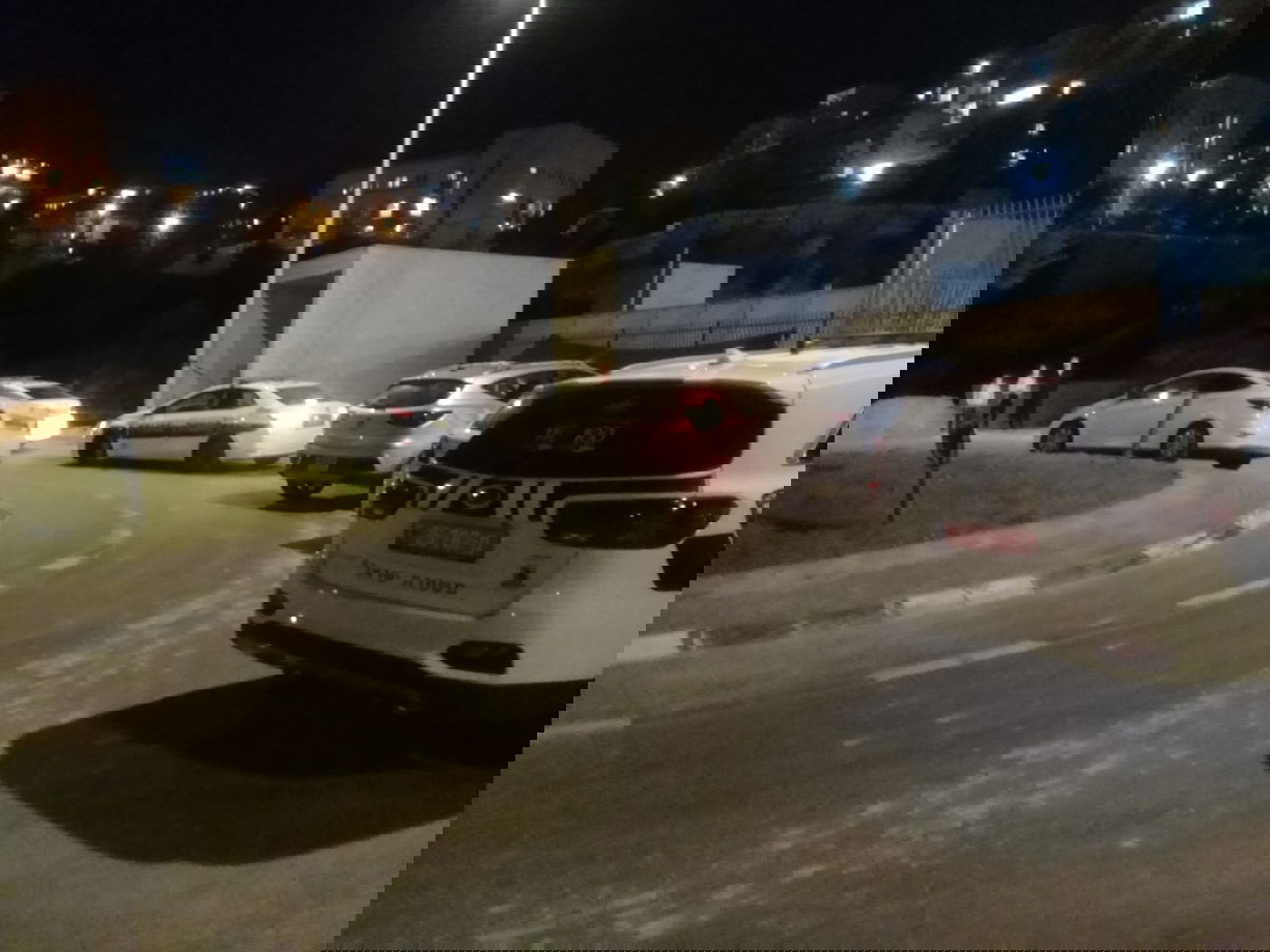 המשטרה פשטה: החתן והכלה נמלטו. צפו