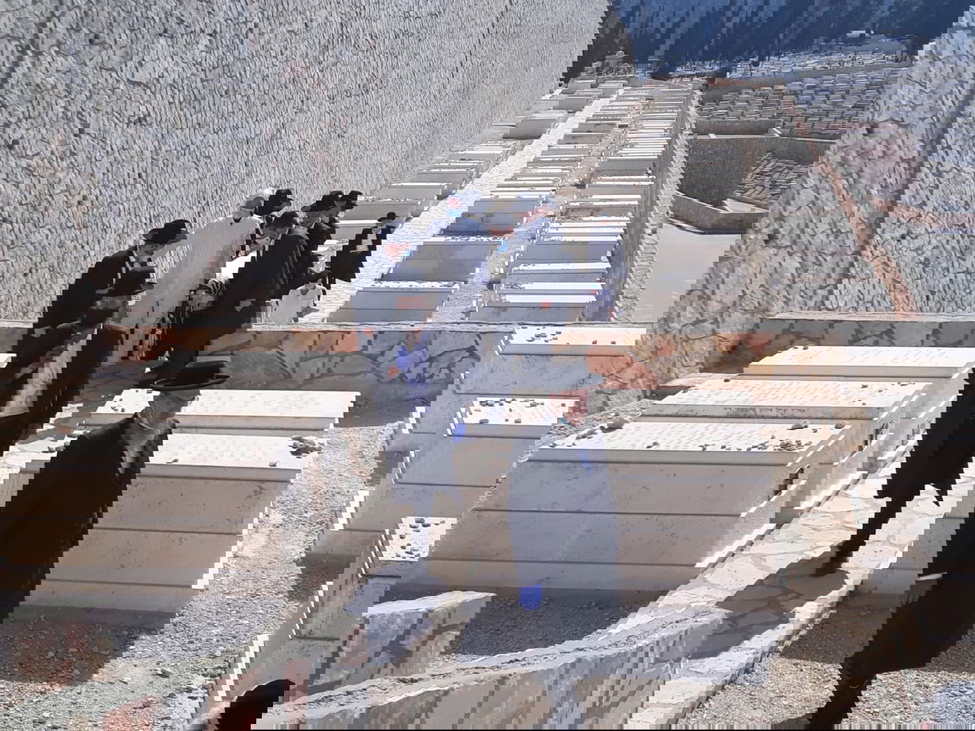 צפו: רק עשרות הורשו ללוות את הגר"י קורן