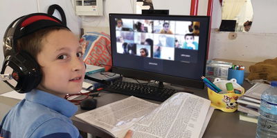 איך לומדים ילדי השלוחים? 10 טיפים ללמידה מרחוק