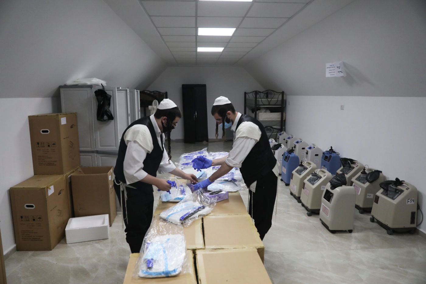 ממאה שערים, גם לחילונים: מטפלים בחולי קורונה - בבתים