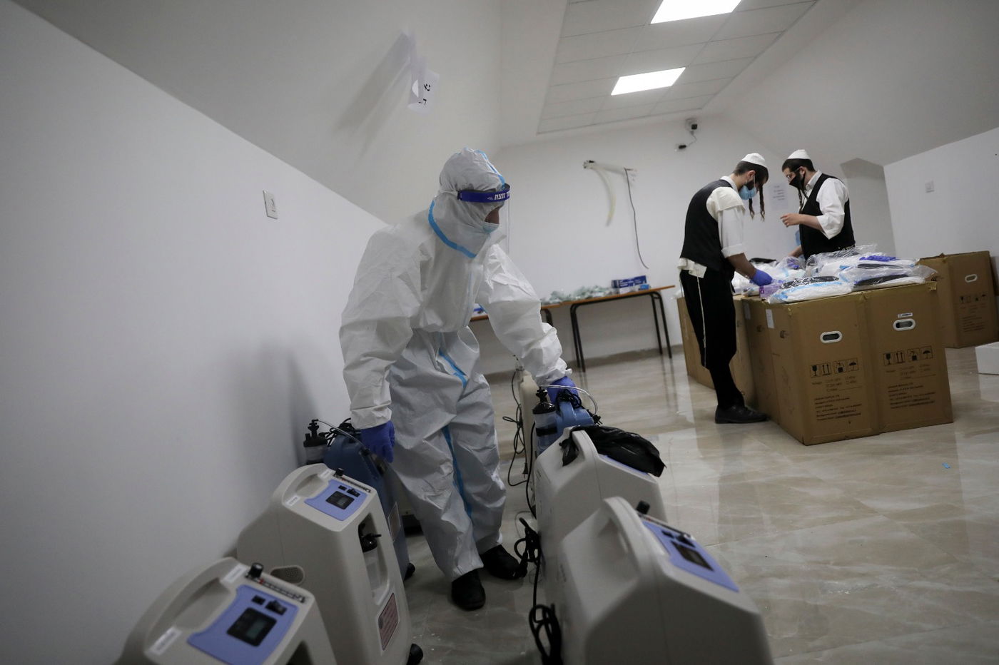 ממאה שערים, גם לחילונים: מטפלים בחולי קורונה - בבתים