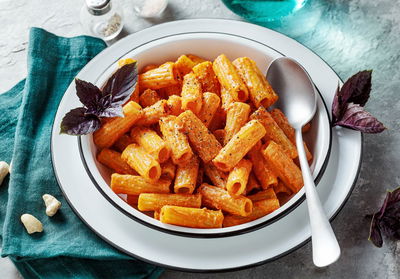 פסטה אלפרדו עם פלפלים קלויים שמשדרגים בטירוף