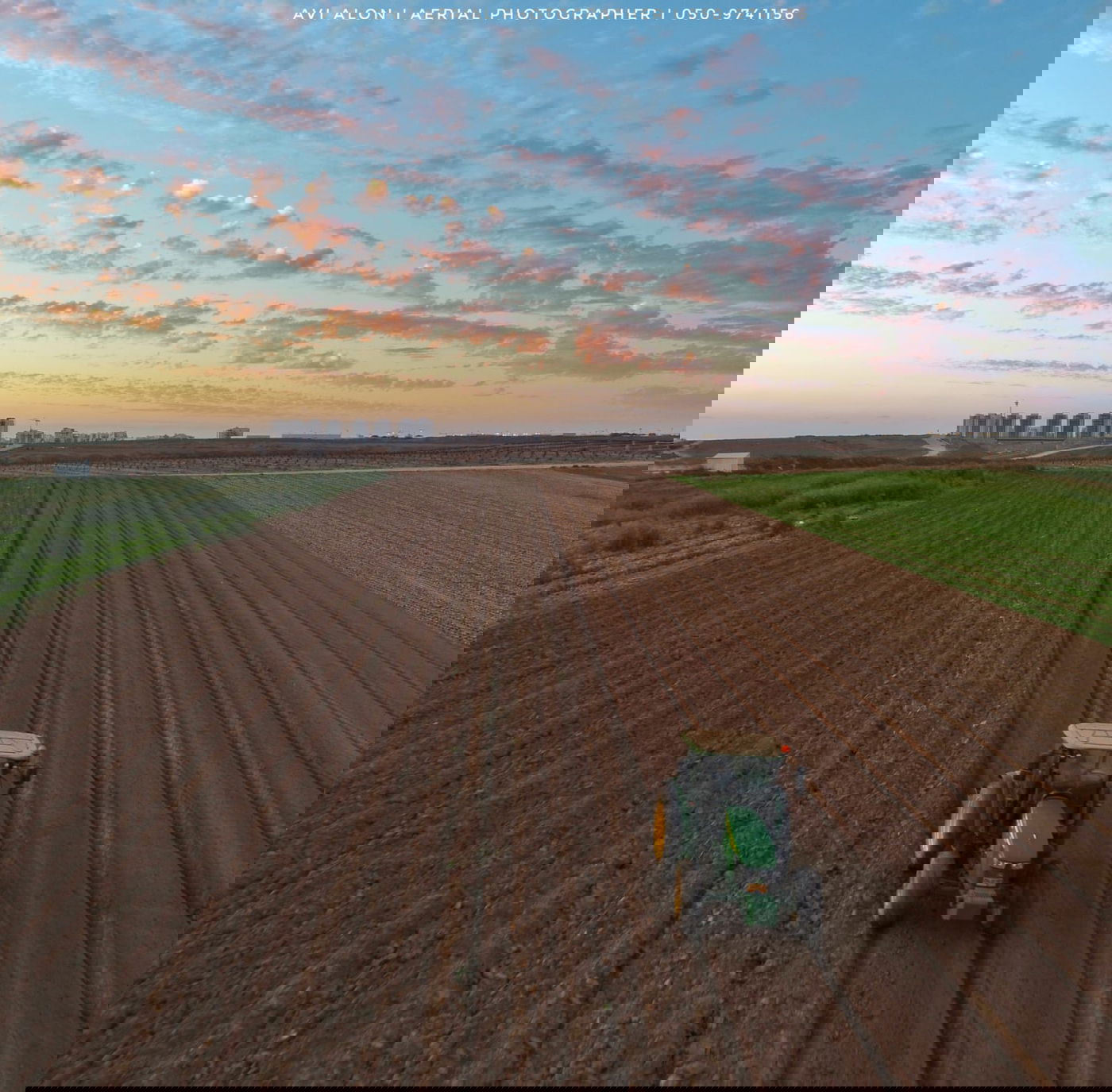 השקיעה המרהיבה; מבט מגובה הרחפן