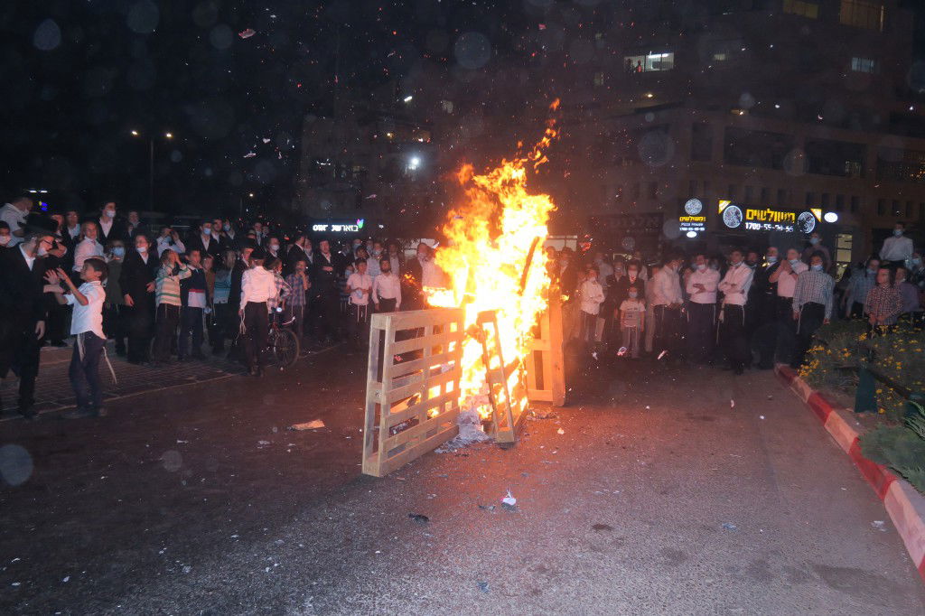 מאות הפגינו בביתר עילית נגד סגירת ת"תים