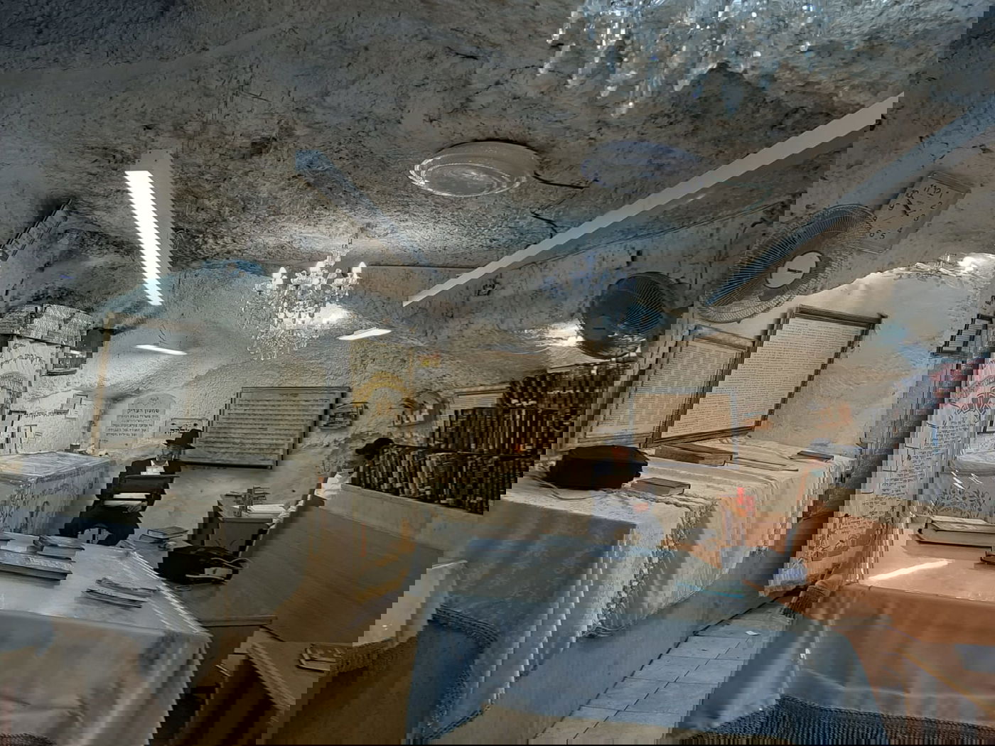 בהילולה: ציון שמעון הצדיק ריק ממתפללים