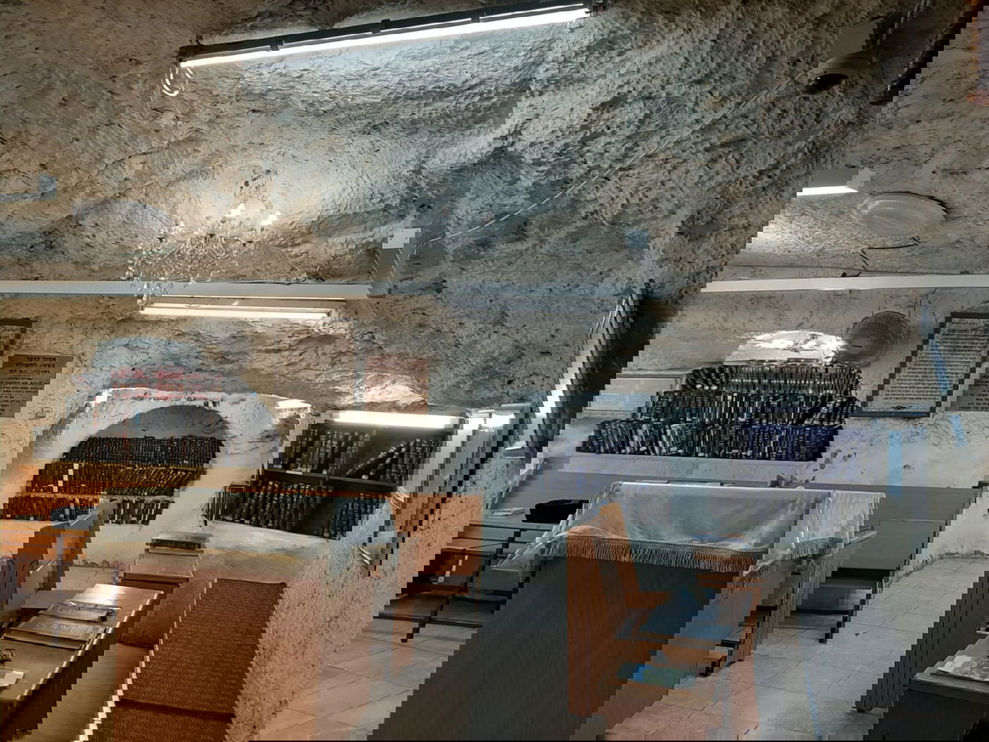 בהילולה: ציון שמעון הצדיק ריק ממתפללים