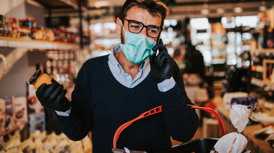 לא נעים, אך הכרחי: איך לבקש מאנשים לחבוש מסכה?