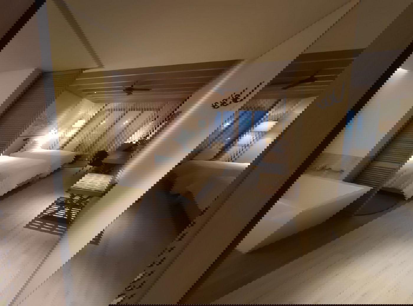 נציג 'כיכר' לאבו דאבי מדווח • פרק 1 במסע