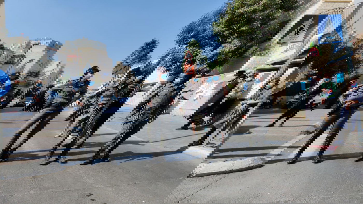 "אל תגעו ברב שלי": מהומה בהלוויה בבעלזא