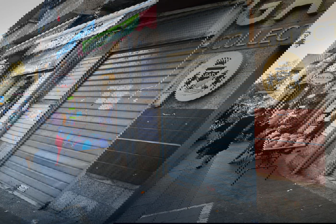 מרבית החנויות סגורות