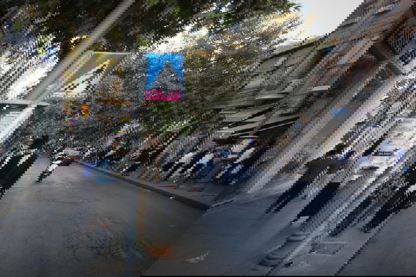 חנויות סגורות ושלטי 'להשכרה': סיור עצוב בשכונת גאולה