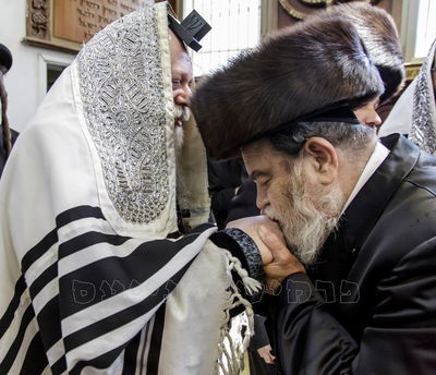 המנוח ז"ל לצד הרבי מפרמישלאן