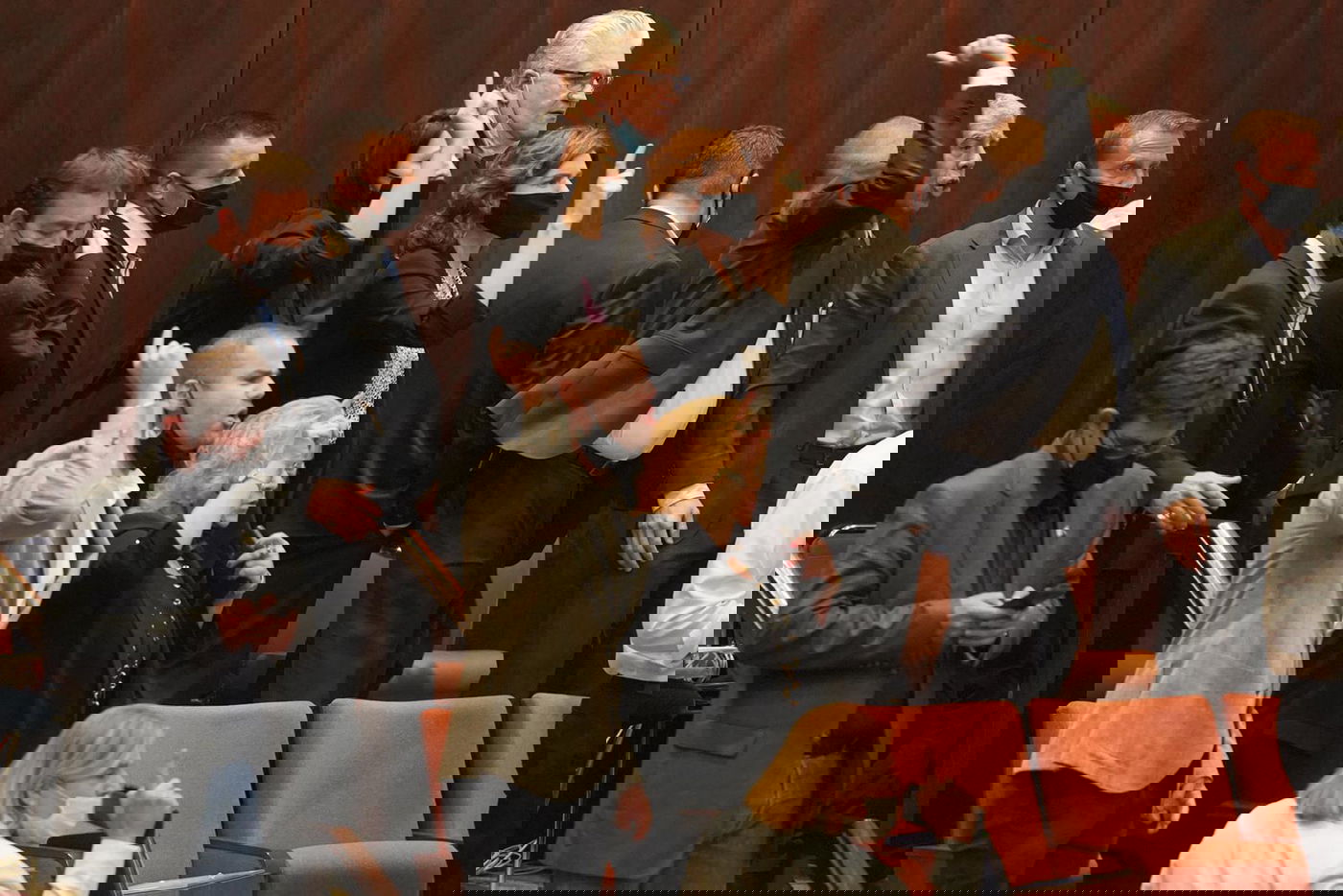 חברי האופוזיציה הזועמים