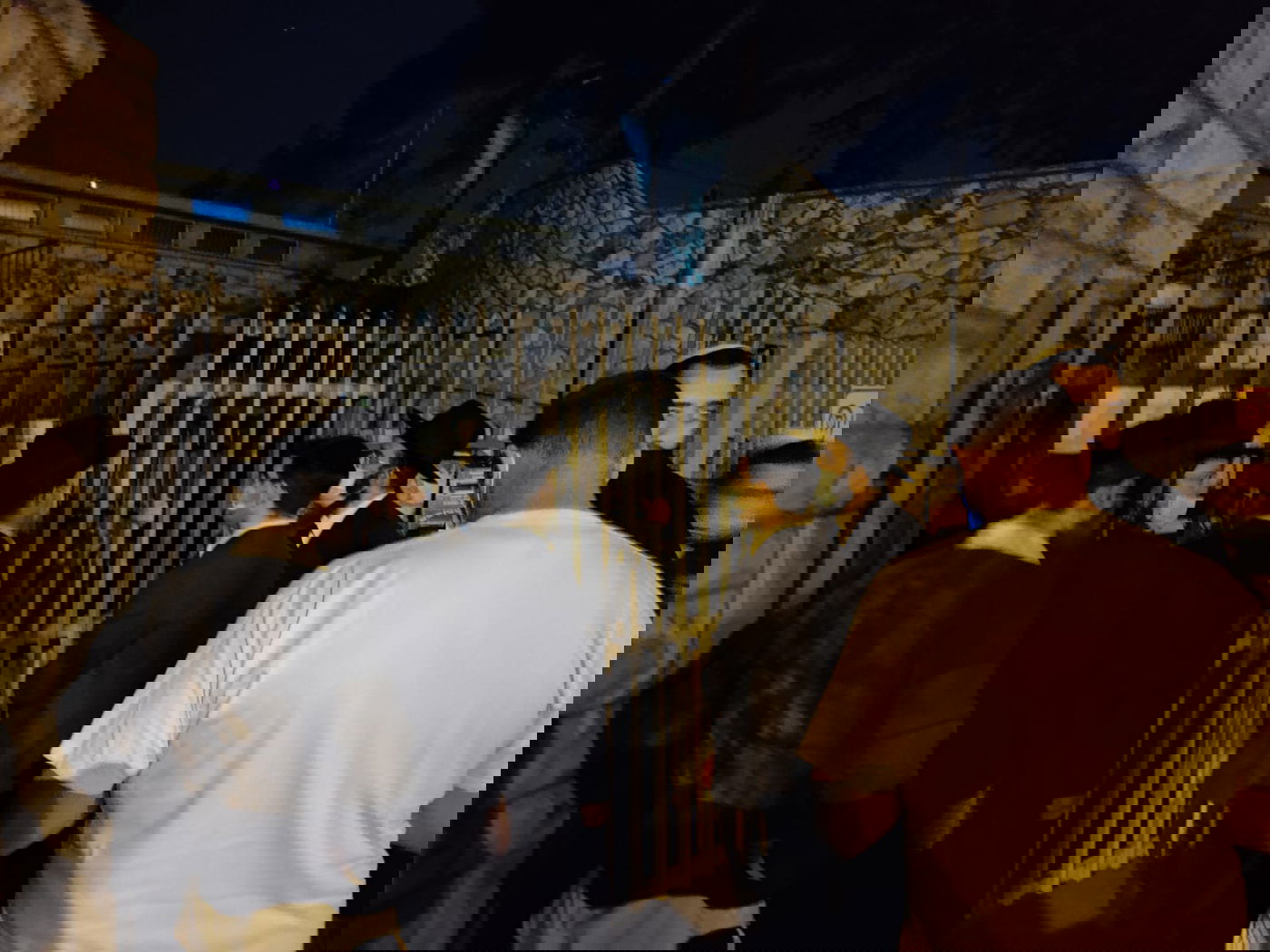 ההמתנה בשער