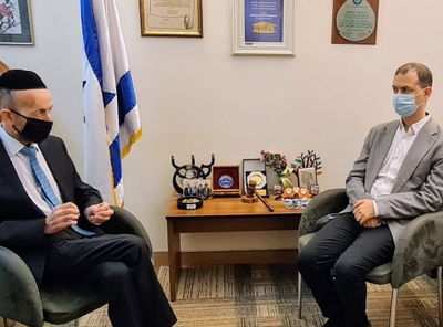 רועי אסף ואורי מקלב, השבוע