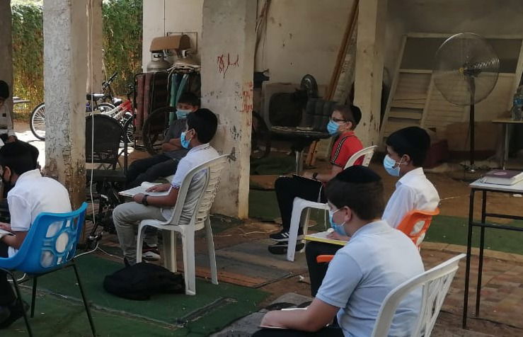 אילוסטרציה. ילדים לומדים במרחב הפתוח