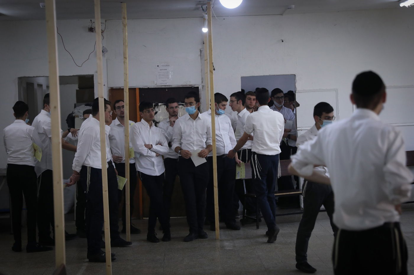 תיעוד: תלמידי הישיבות שהחלימו מקורונה תרמו את דמם כפלאזמות לחולים