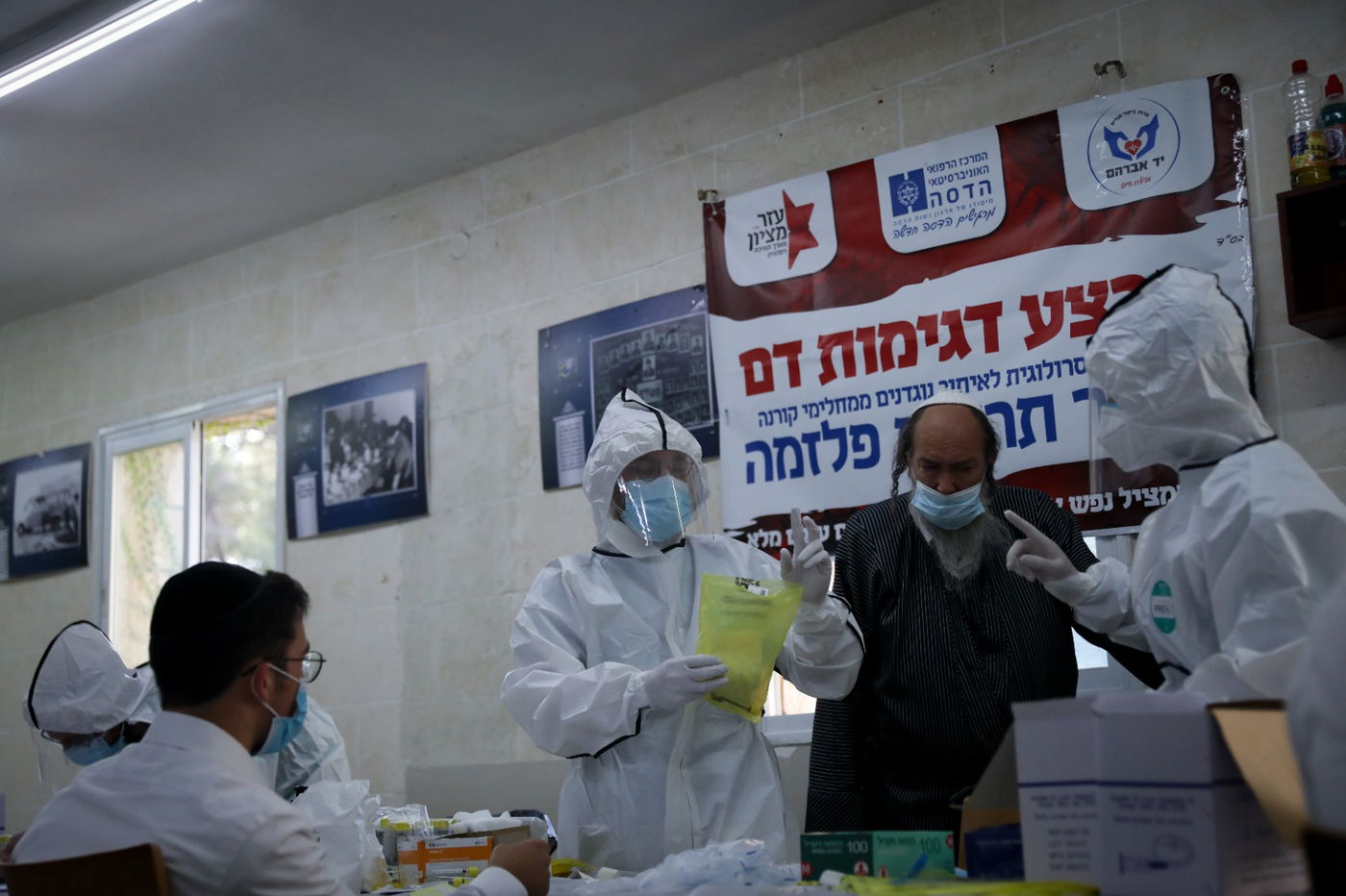 תיעוד: תלמידי הישיבות שהחלימו מקורונה תרמו את דמם כפלאזמות לחולים