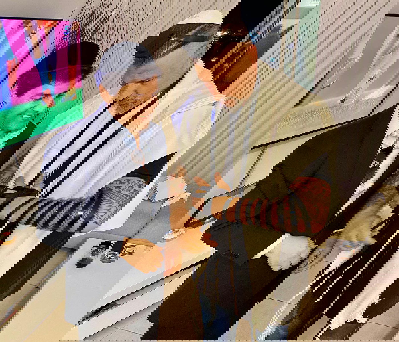 איציק זוהר חגג יום הולדת עם ציצית ותפילין