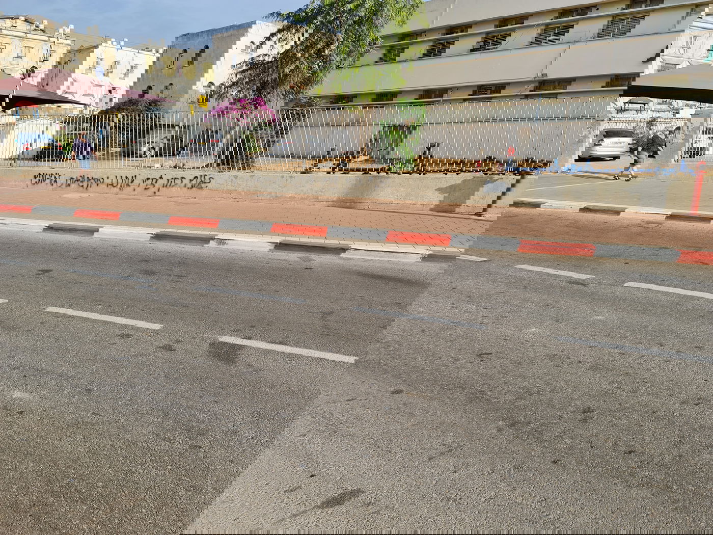 גרפיטי נגד נשיא המועצת הגר"ש כהן והגר"ד יוסף באשדוד