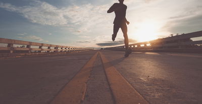 האם מותר לרוץ בשבת? הרב יהודה שטרן