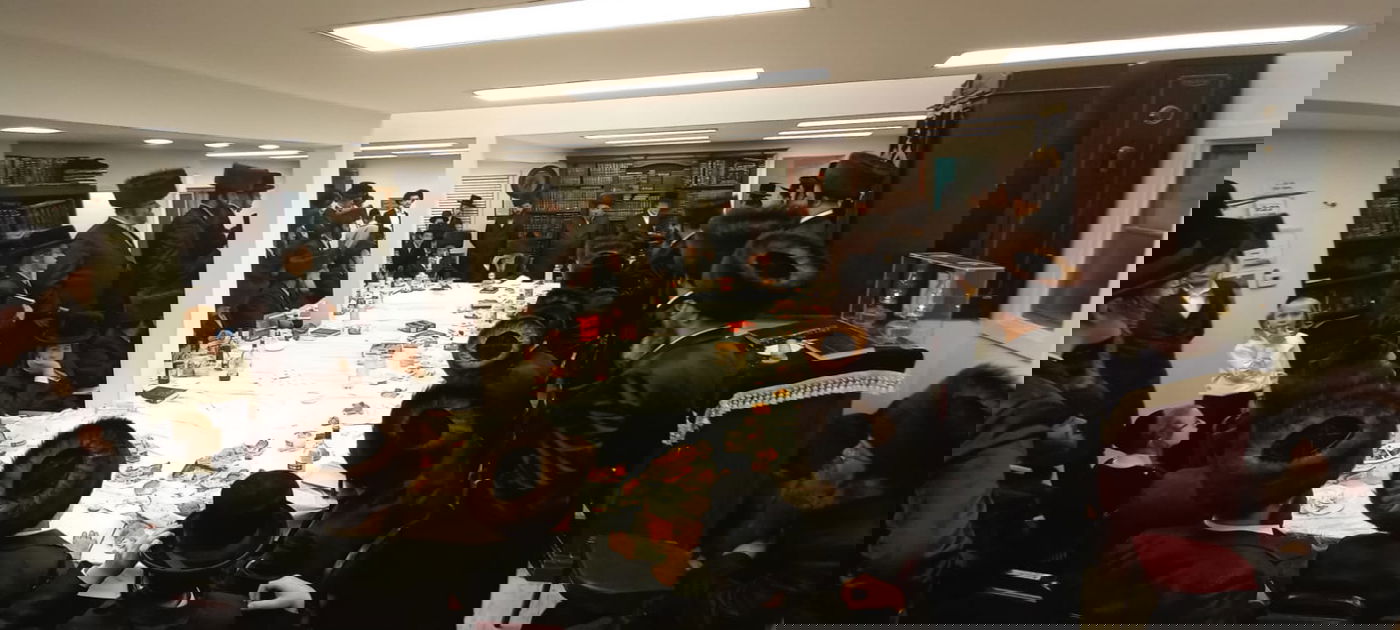 לאחר שבת מרוממת: הרבי מקאפיטשניץ ב'הבדלה'