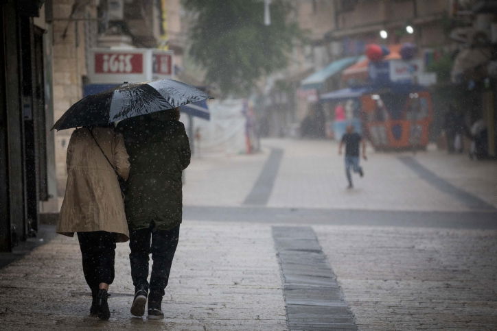 התחזית: ירידה בטמפרטורות, ייתכנו גשמים