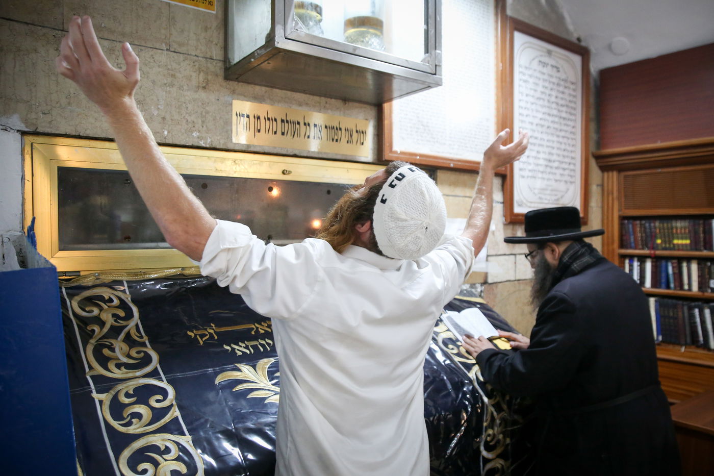 חיפושים: מי הצעיר שהתנפל על שוטר במירון