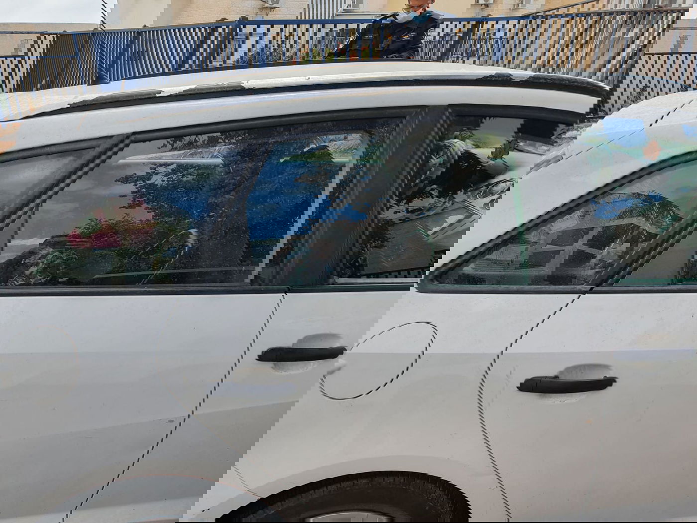 תינוקת נשכחה שעות ברכב;  מצבה בינוני