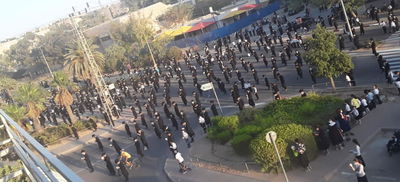 חסידי גור. שומרים על ריחוק חברתי