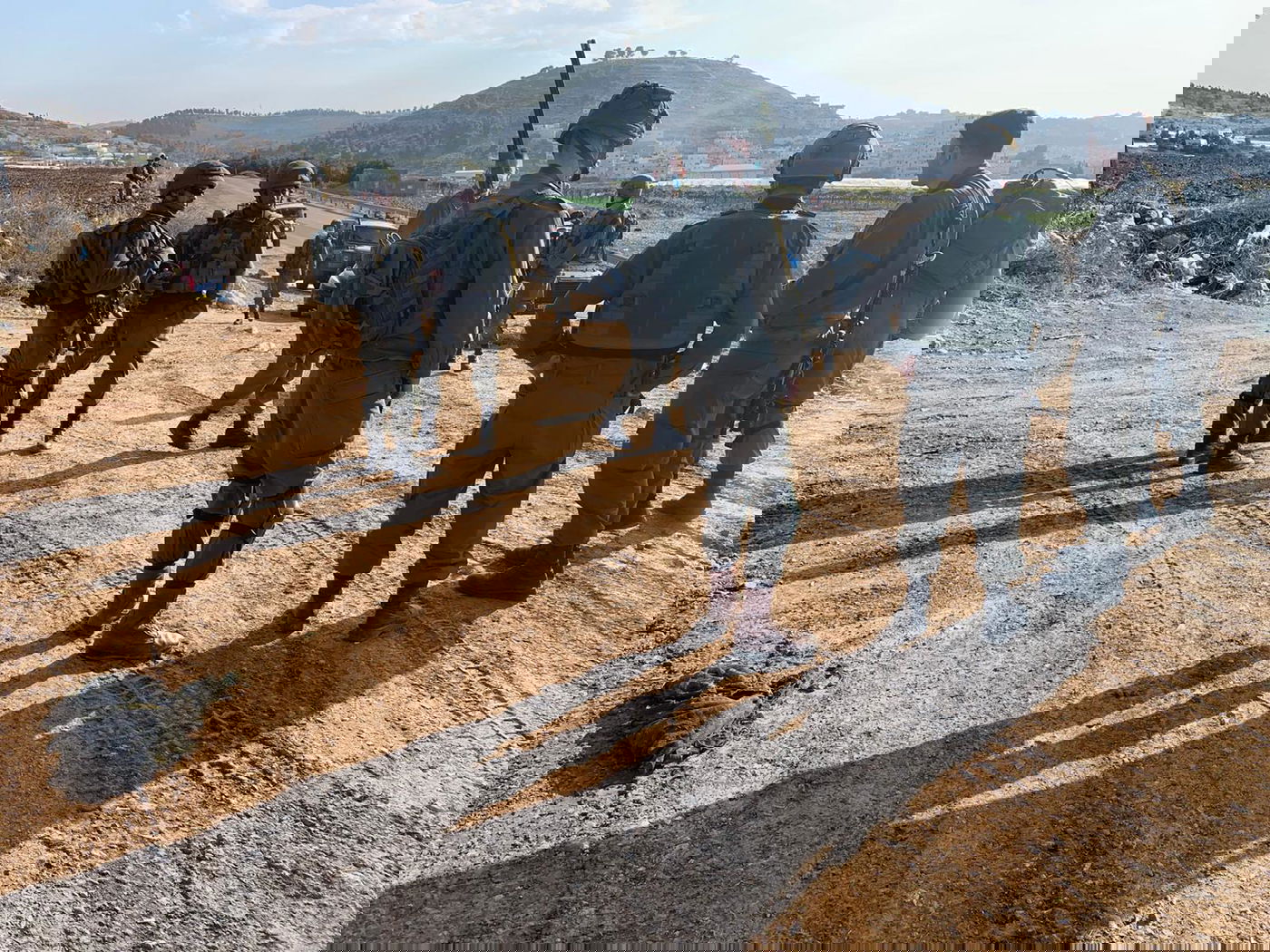 מחבל ניסה לדקור חיילים, נורה ונפצע ברגליו