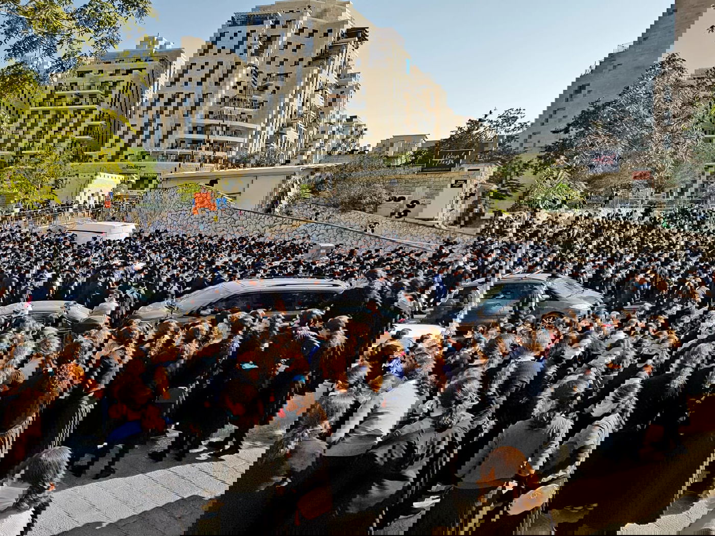 תיעוד נרחב: הלוויתו של ה'פוסק' האמריקני, בישראל