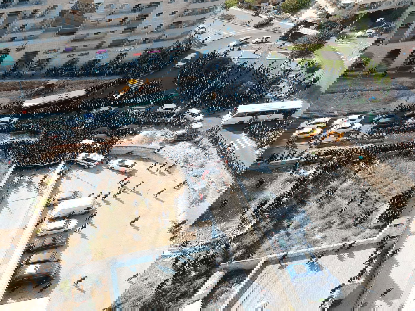 תיעוד נרחב: הלוויתו של ה'פוסק' האמריקני, בישראל