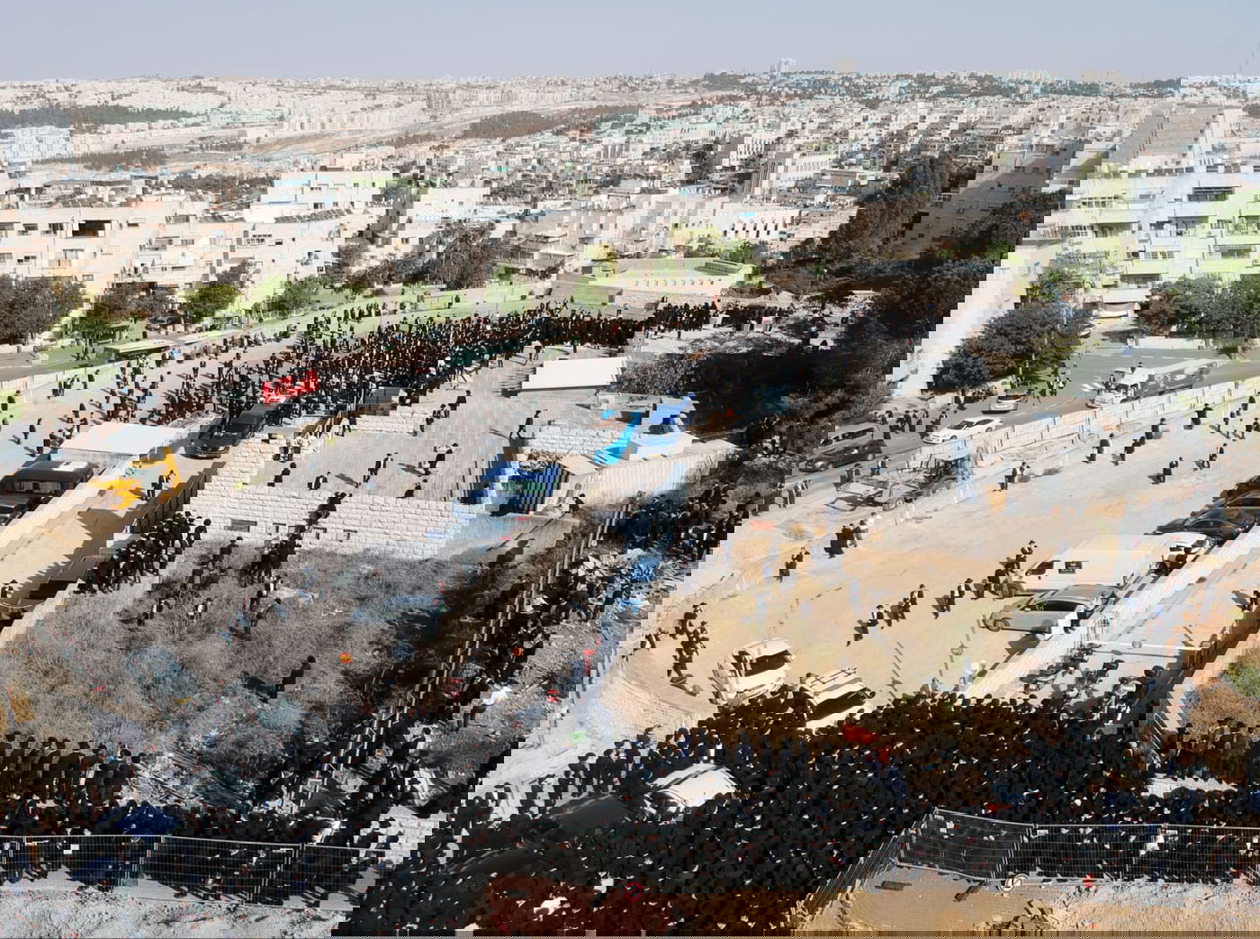 תיעוד נרחב: הלוויתו של ה'פוסק' האמריקני, בישראל