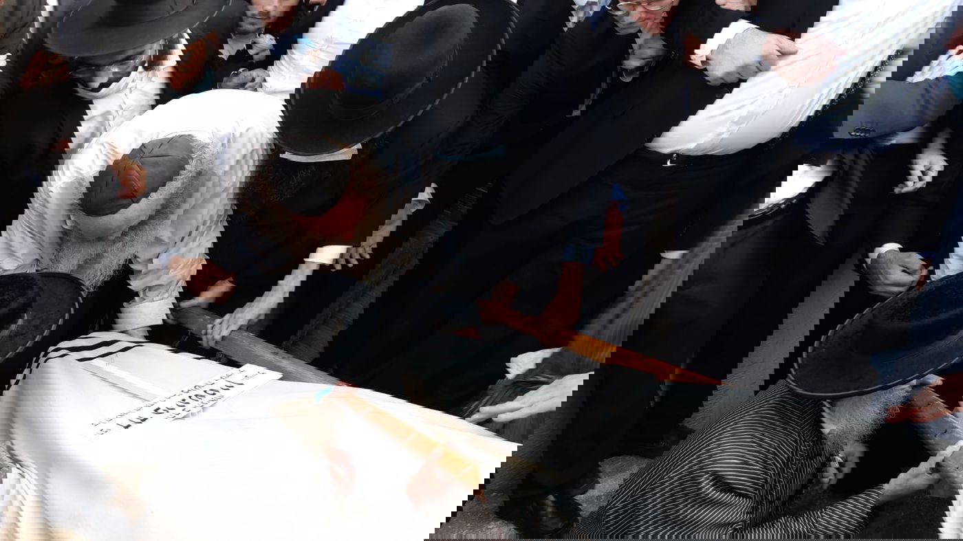 תיעוד נרחב: הלוויתו של ה'פוסק' האמריקני, בישראל