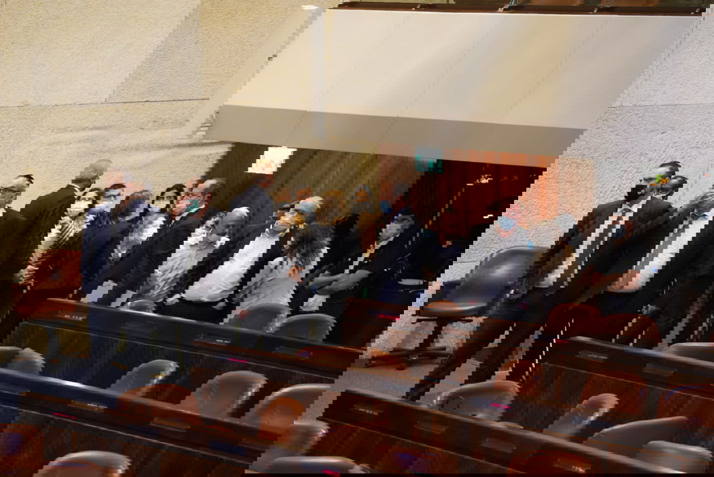 המהומה במליאה, הערב