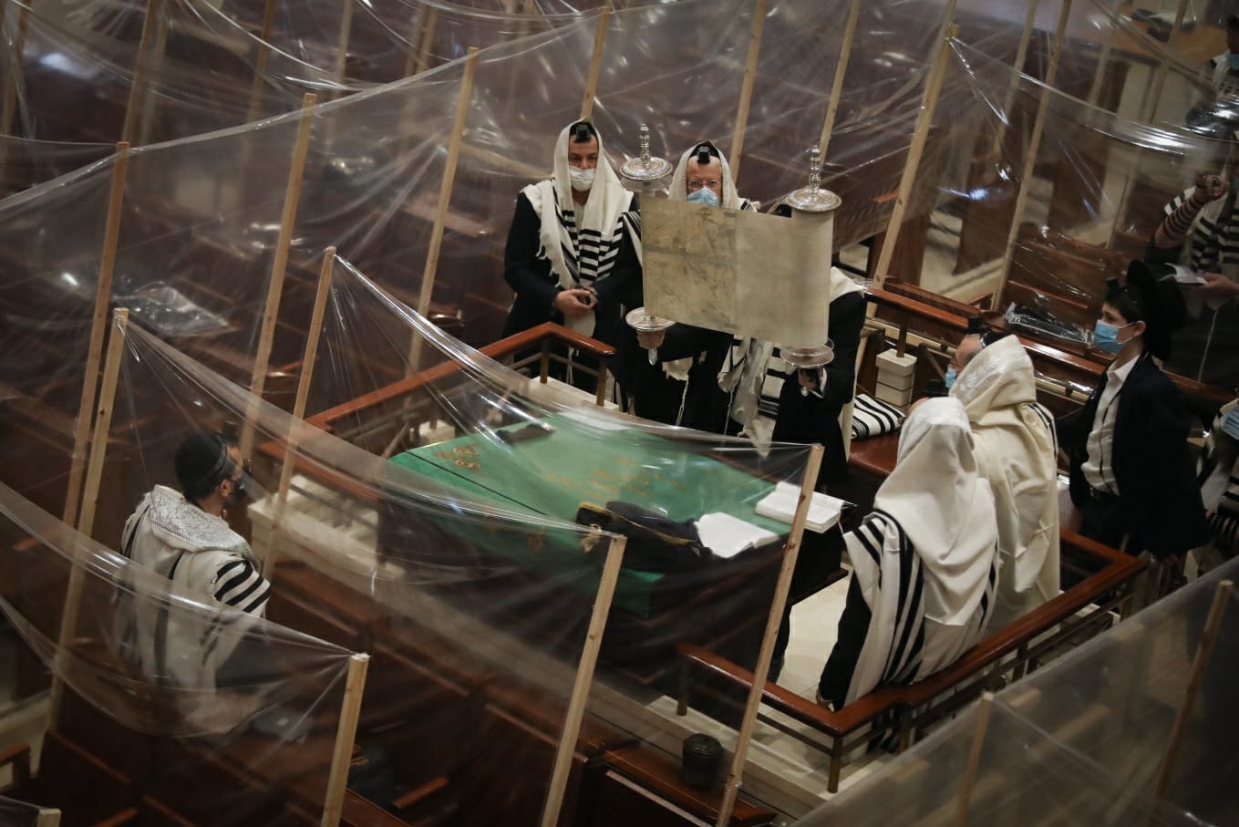 ה'קפסולות' של מתפללי שכונת הר נוף; צפו