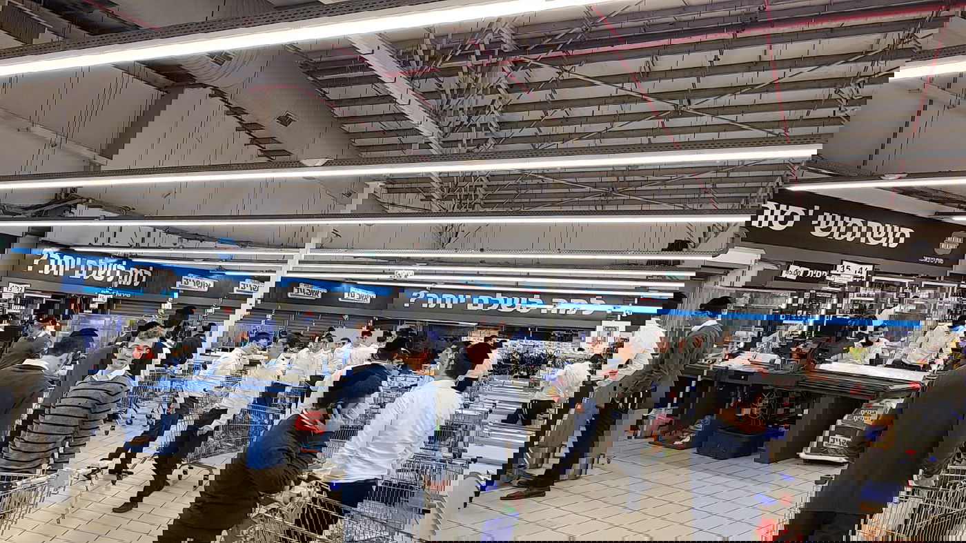 החברונער'ס יצאו לקניות - והותקפו; תיעוד