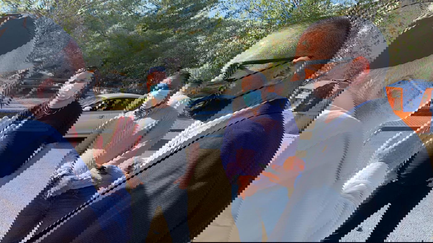 שר המדע ירד לשטח והצדיע לחסידי גור