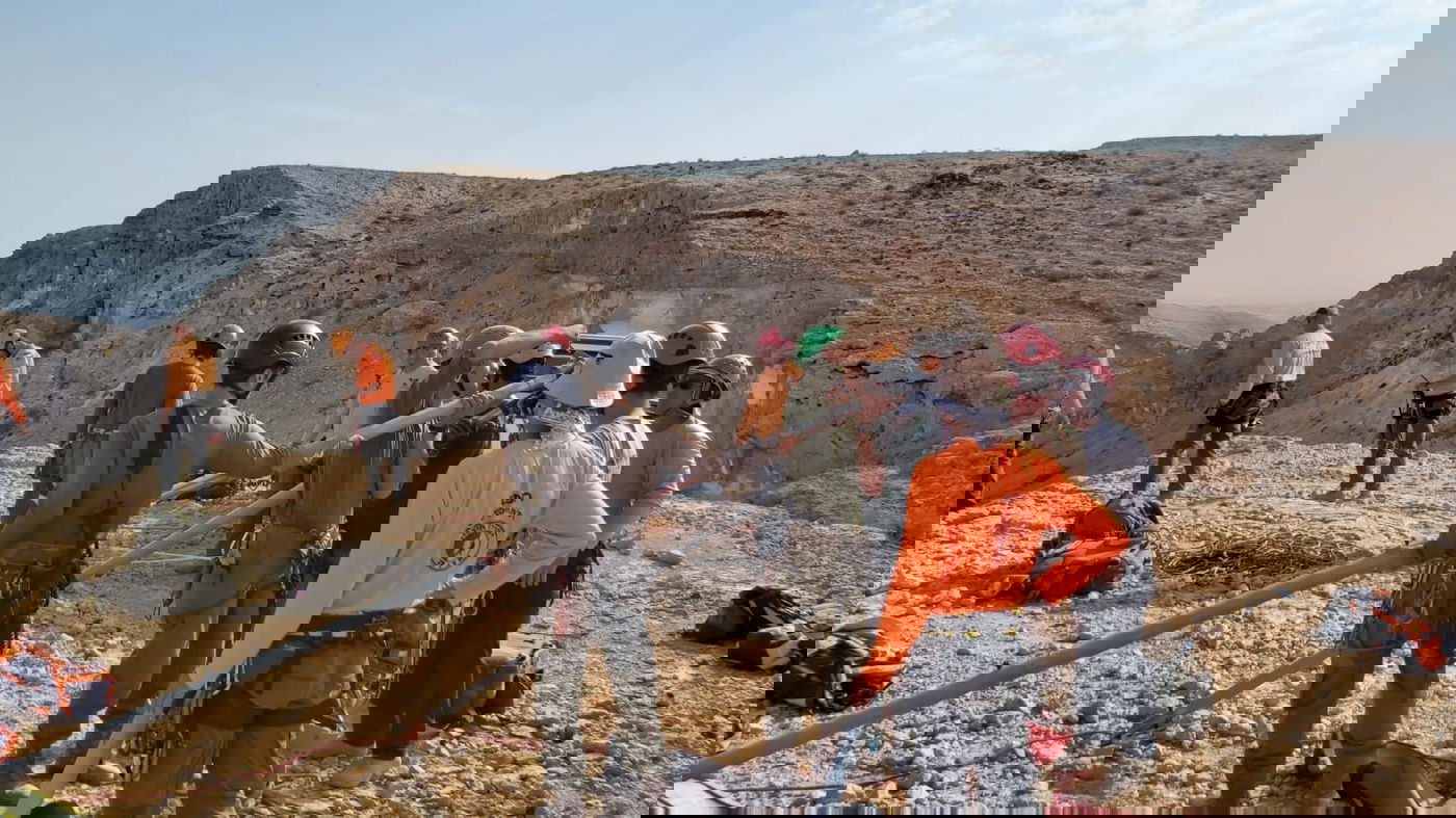 נער בן 14 חולץ ממצוק בגובה 40 מטר • צפו