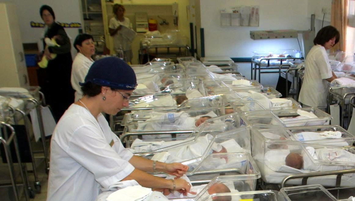 תינוקות ואימותיהם, במחלקה