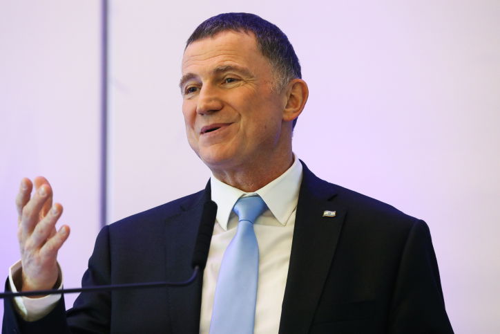 משרד הבריאות נכנע: ידונו בתעודת המחלים