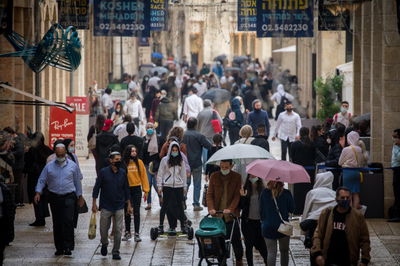השאירי איתנו את האהבה // דפנה קורץ