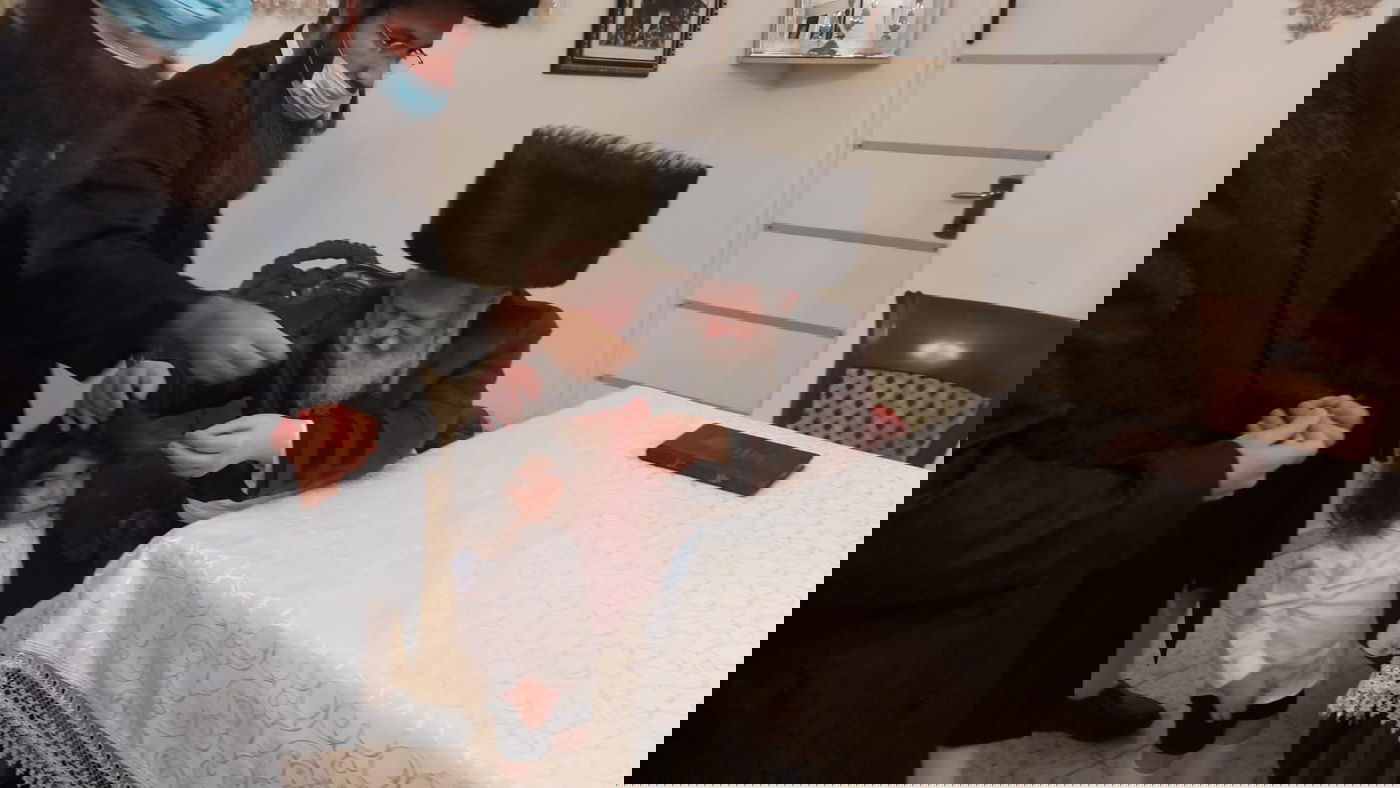 הרבי מפרמישלאן ערך 'חלאקה' לנכדו הקטן