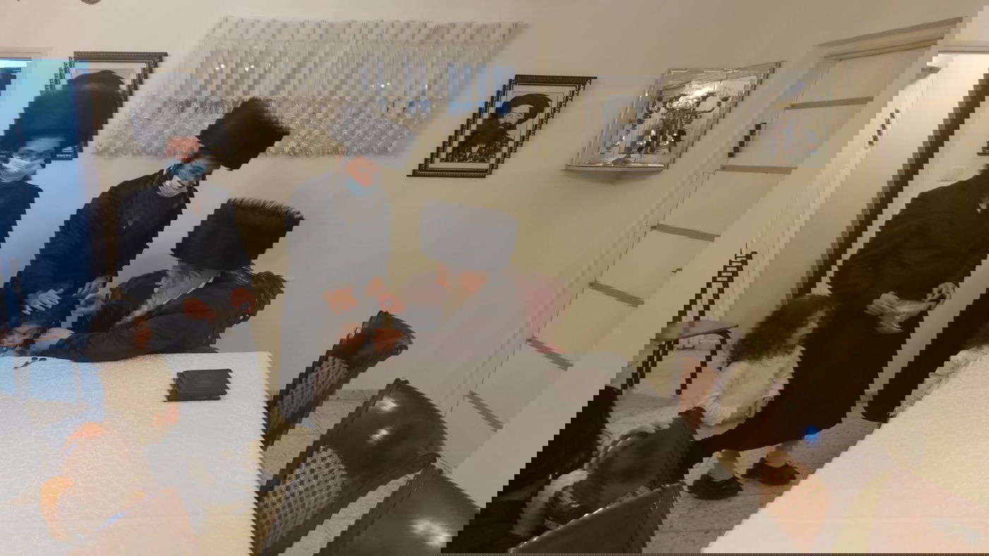 הרבי מפרמישלאן ערך 'חלאקה' לנכדו הקטן