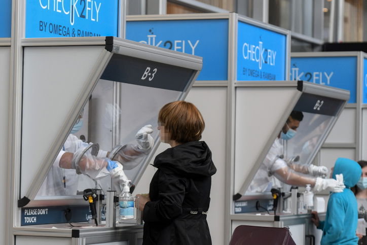 בדיקות קורונה בשדה תעופה