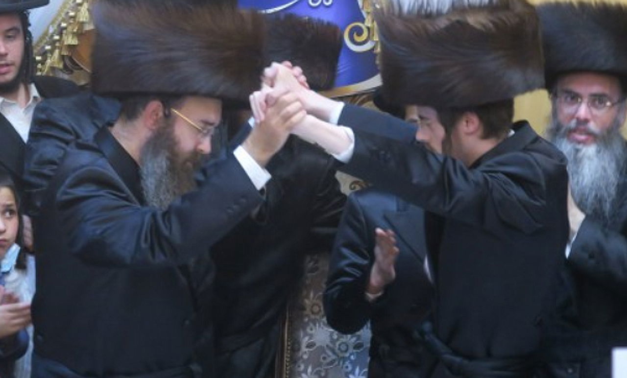 שני האחים, האדמו"רים