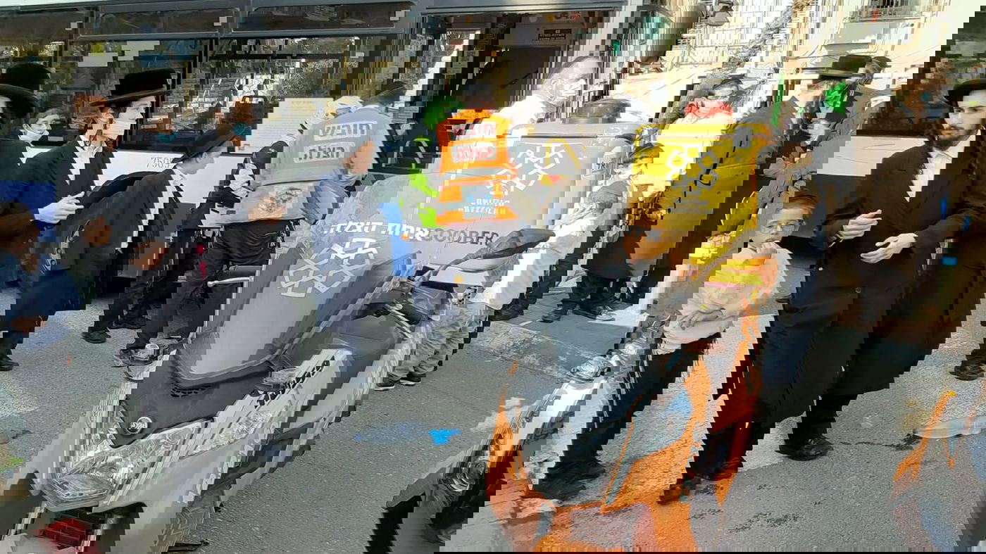 אוטובוס פגע בשתי ילדות; אחת נפצעה באורח בינוני