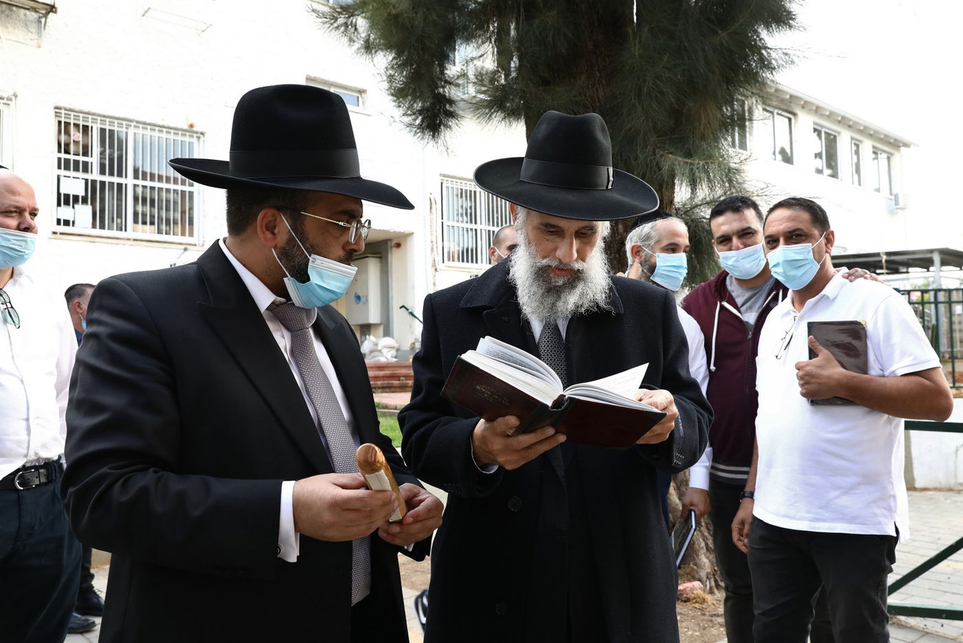 מחנוכת הישיבה ביישוב גני תקווה